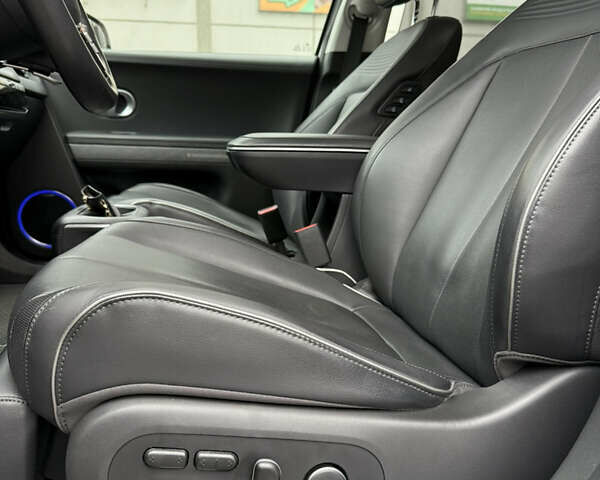 Белый Хендай Ioniq 5, объемом двигателя 0 л и пробегом 50 тыс. км за 28800 $, фото 21 на Automoto.ua