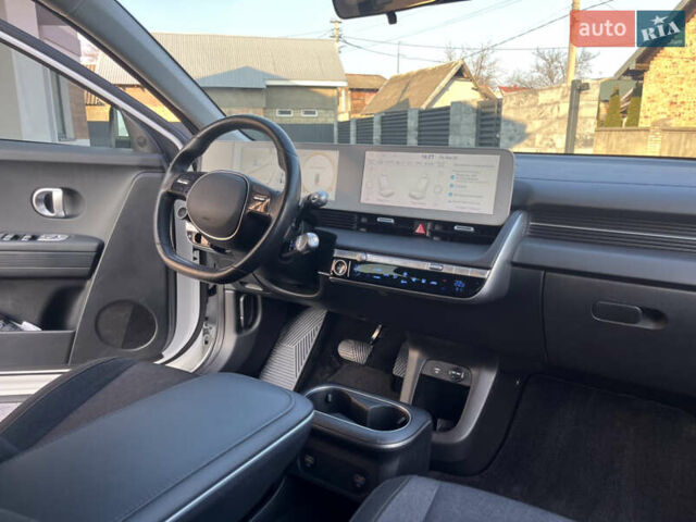 Белый Хендай Ioniq 5, объемом двигателя 0 л и пробегом 96 тыс. км за 22500 $, фото 11 на Automoto.ua