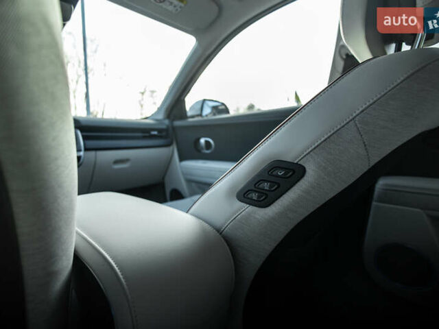 Белый Хендай Ioniq 5, объемом двигателя 0 л и пробегом 32 тыс. км за 34200 $, фото 14 на Automoto.ua