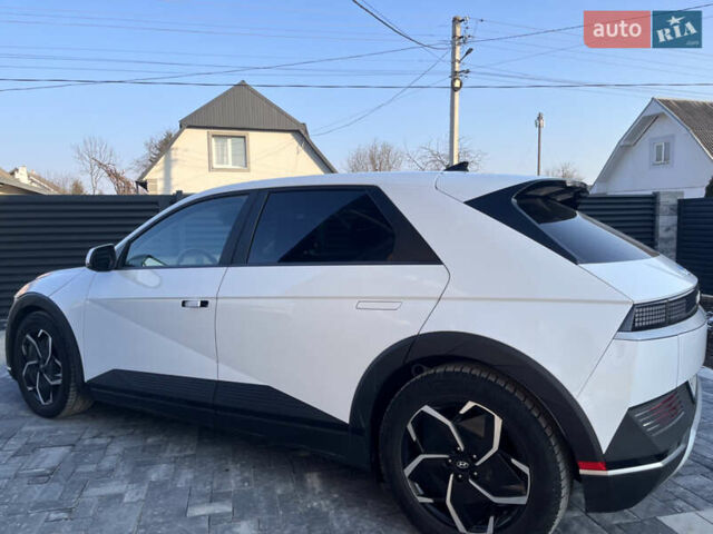 Белый Хендай Ioniq 5, объемом двигателя 0 л и пробегом 96 тыс. км за 22500 $, фото 27 на Automoto.ua