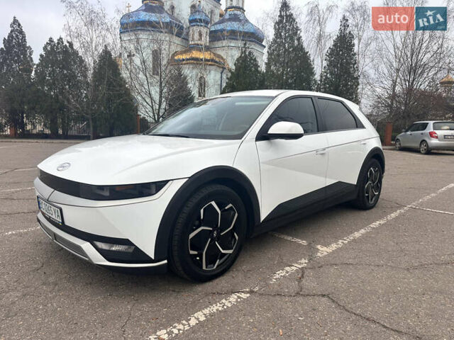Белый Хендай Ioniq 5, объемом двигателя 0 л и пробегом 71 тыс. км за 23900 $, фото 1 на Automoto.ua