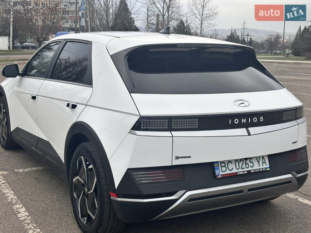 Белый Хендай Ioniq 5, объемом двигателя 0 л и пробегом 71 тыс. км за 23900 $, фото 7 на Automoto.ua