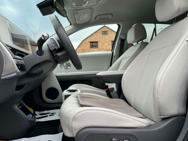 Белый Хендай Ioniq 5, объемом двигателя 77 л и пробегом 50 тыс. км за 29999 $, фото 9 на Automoto.ua
