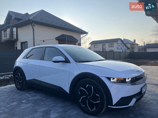 Белый Хендай Ioniq 5, объемом двигателя 0 л и пробегом 96 тыс. км за 22500 $, фото 7 на Automoto.ua