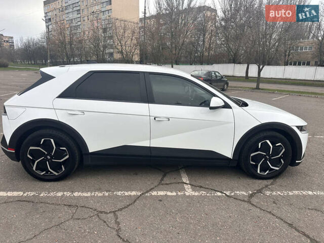 Белый Хендай Ioniq 5, объемом двигателя 0 л и пробегом 71 тыс. км за 23900 $, фото 13 на Automoto.ua