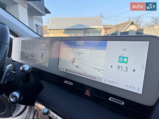 Белый Хендай Ioniq 5, объемом двигателя 0 л и пробегом 96 тыс. км за 24800 $, фото 14 на Automoto.ua