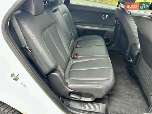 Белый Хендай Ioniq 5, объемом двигателя 0 л и пробегом 42 тыс. км за 29500 $, фото 61 на Automoto.ua