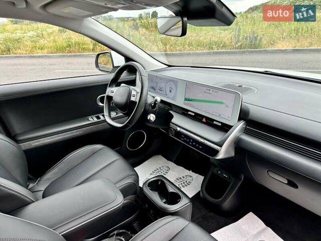 Белый Хендай Ioniq 5, объемом двигателя 0 л и пробегом 42 тыс. км за 29999 $, фото 83 на Automoto.ua