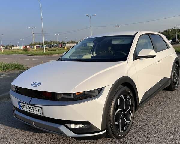 Білий Хендай Ioniq 5, об'ємом двигуна 0 л та пробігом 68 тис. км за 23600 $, фото 1 на Automoto.ua