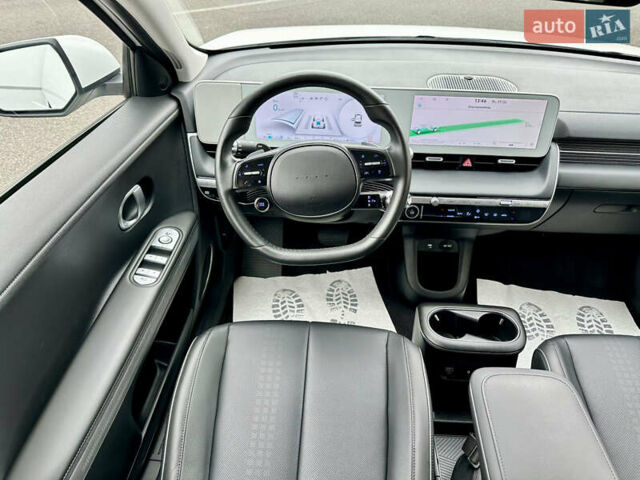 Белый Хендай Ioniq 5, объемом двигателя 0 л и пробегом 42 тыс. км за 29999 $, фото 67 на Automoto.ua
