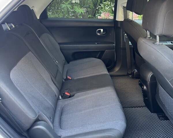 Белый Хендай Ioniq 5, объемом двигателя 0 л и пробегом 47 тыс. км за 26900 $, фото 11 на Automoto.ua