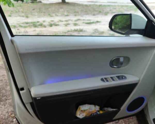 Білий Хендай Ioniq 5, об'ємом двигуна 0 л та пробігом 94 тис. км за 24500 $, фото 3 на Automoto.ua