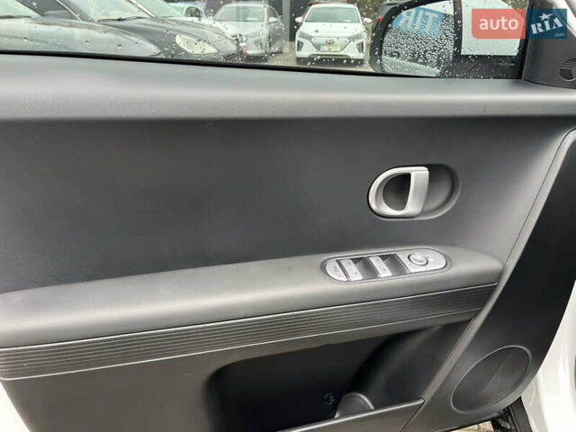 Белый Хендай Ioniq 5, объемом двигателя 0 л и пробегом 3 тыс. км за 26750 $, фото 10 на Automoto.ua