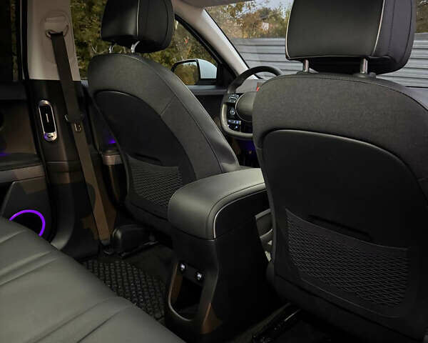 Белый Хендай Ioniq 5, объемом двигателя 0 л и пробегом 33 тыс. км за 33999 $, фото 28 на Automoto.ua