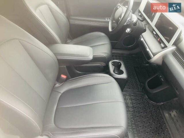 Белый Хендай Ioniq 5, объемом двигателя 0 л и пробегом 30 тыс. км за 26700 $, фото 22 на Automoto.ua