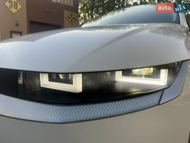 Белый Хендай Ioniq 5, объемом двигателя 0 л и пробегом 28 тыс. км за 30200 $, фото 49 на Automoto.ua