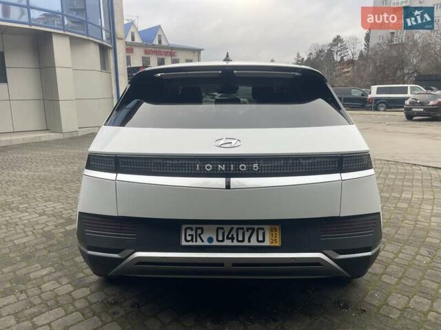 Белый Хендай Ioniq 5, объемом двигателя 0 л и пробегом 30 тыс. км за 29900 $, фото 5 на Automoto.ua