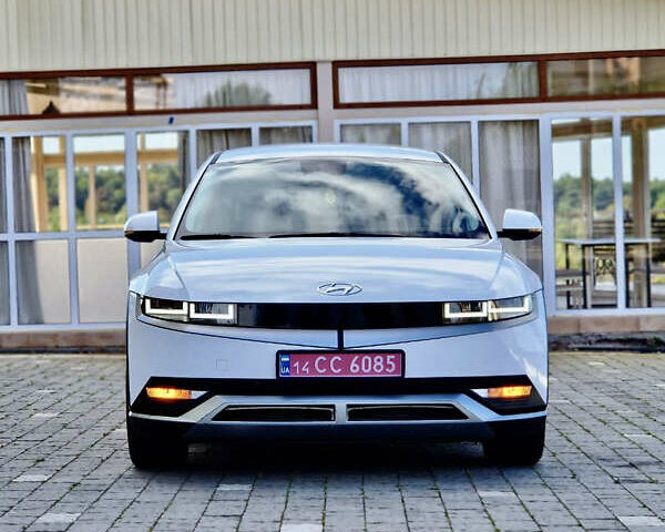 Белый Хендай Ioniq 5, объемом двигателя 0 л и пробегом 22 тыс. км за 25900 $, фото 2 на Automoto.ua