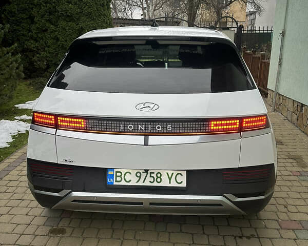 Белый Хендай Ioniq 5, объемом двигателя 0 л и пробегом 84 тыс. км за 23200 $, фото 10 на Automoto.ua