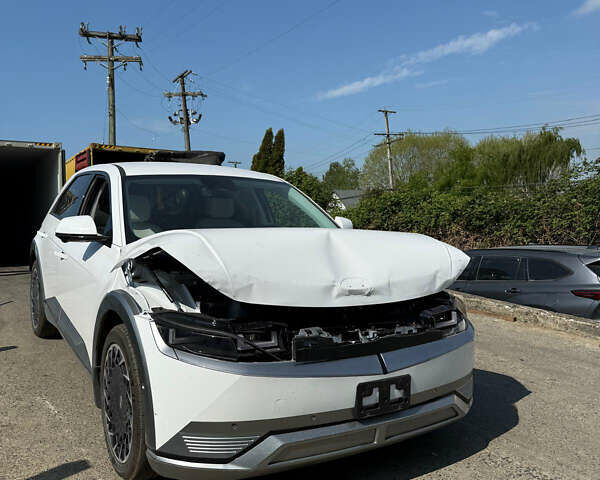 Белый Хендай Ioniq 5, объемом двигателя 0 л и пробегом 28 тыс. км за 33500 $, фото 26 на Automoto.ua