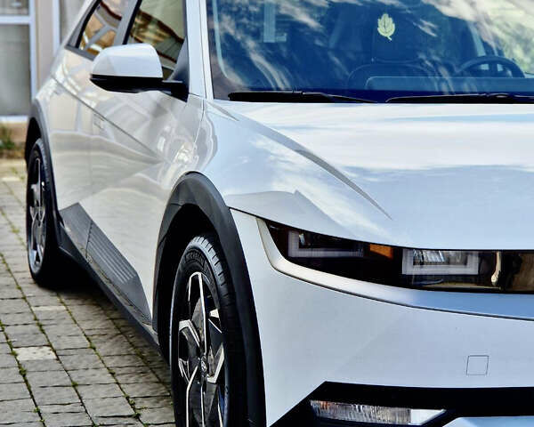 Белый Хендай Ioniq 5, объемом двигателя 0 л и пробегом 22 тыс. км за 25900 $, фото 17 на Automoto.ua