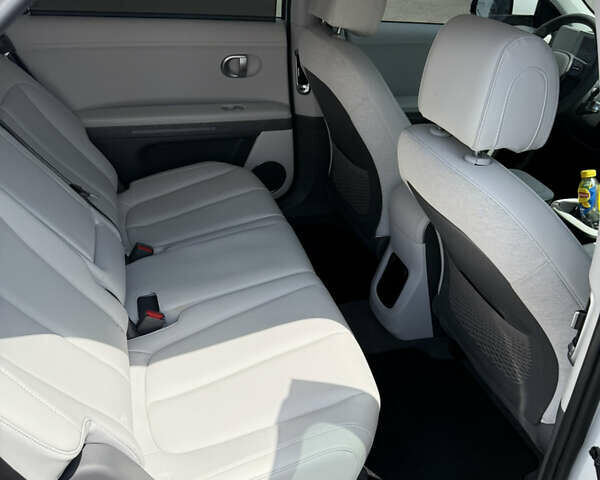 Белый Хендай Ioniq 5, объемом двигателя 0 л и пробегом 28 тыс. км за 33500 $, фото 13 на Automoto.ua