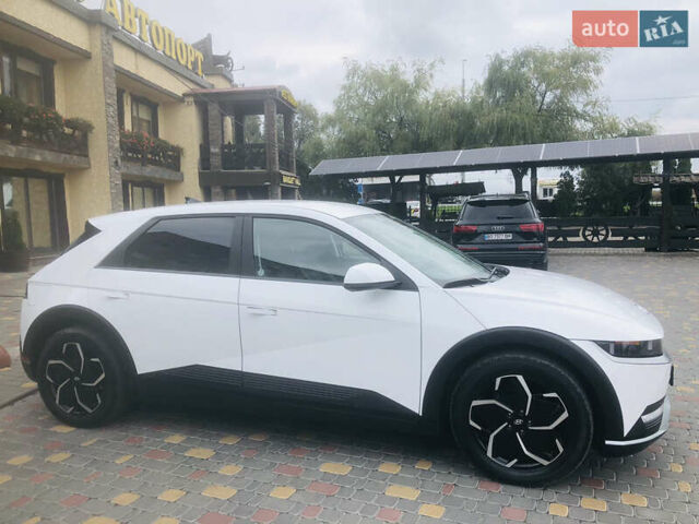 Белый Хендай Ioniq 5, объемом двигателя 0 л и пробегом 30 тыс. км за 26700 $, фото 1 на Automoto.ua