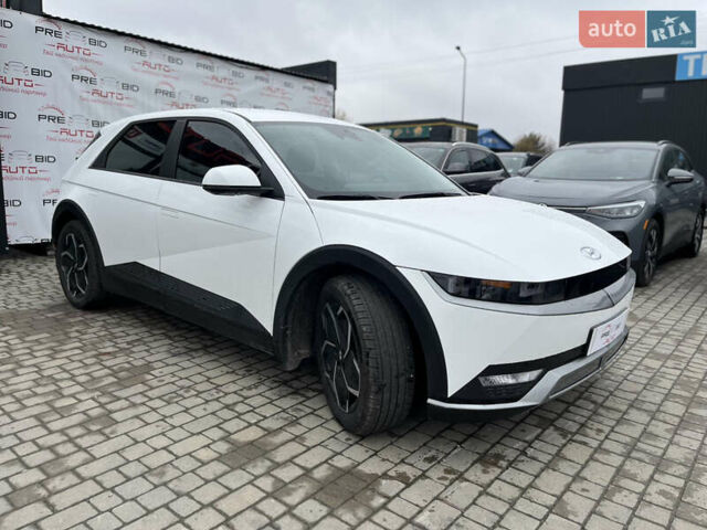 Белый Хендай Ioniq 5, объемом двигателя 0 л и пробегом 3 тыс. км за 26750 $, фото 2 на Automoto.ua