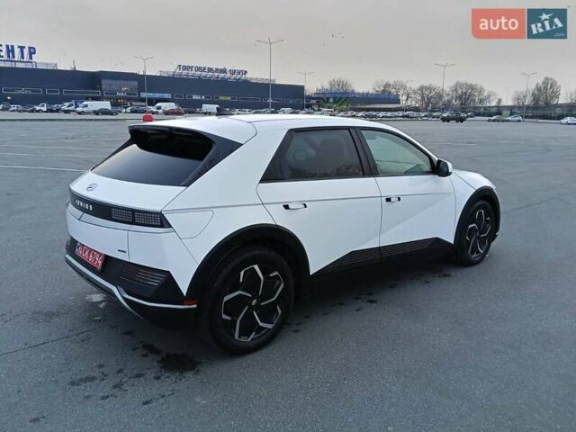 Белый Хендай Ioniq 5, объемом двигателя 0 л и пробегом 10 тыс. км за 27000 $, фото 3 на Automoto.ua