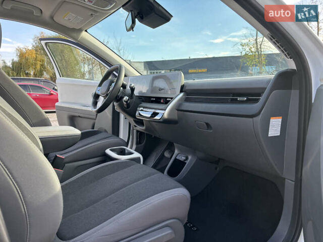Белый Хендай Ioniq 5, объемом двигателя 0 л и пробегом 20 тыс. км за 26400 $, фото 4 на Automoto.ua