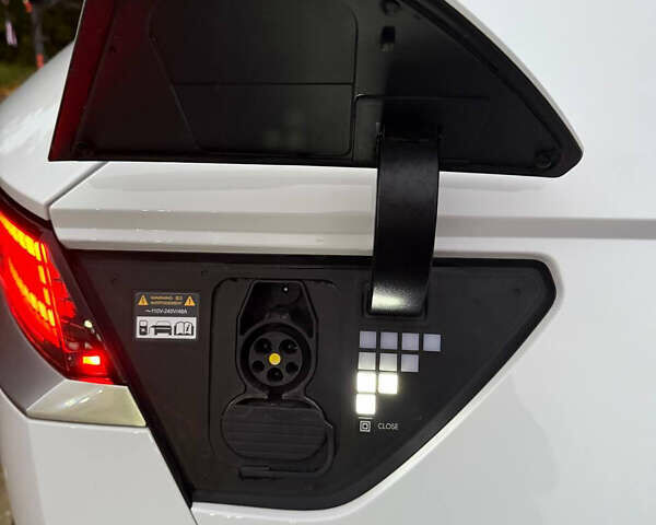 Белый Хендай Ioniq 5, объемом двигателя 0 л и пробегом 33 тыс. км за 33999 $, фото 16 на Automoto.ua