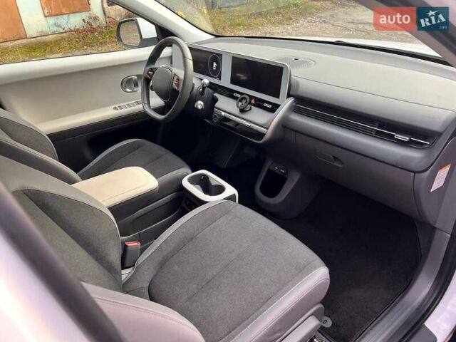 Белый Хендай Ioniq 5, объемом двигателя 0 л и пробегом 54 тыс. км за 18900 $, фото 18 на Automoto.ua