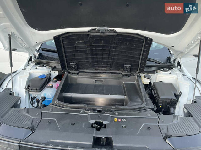 Белый Хендай Ioniq 5, объемом двигателя 0 л и пробегом 11 тыс. км за 26800 $, фото 22 на Automoto.ua