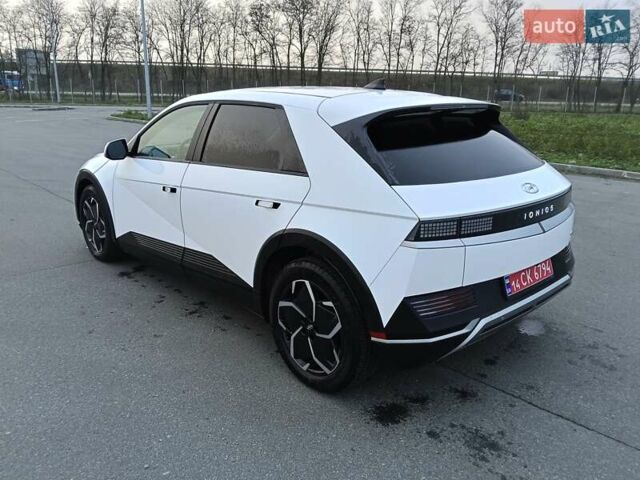 Белый Хендай Ioniq 5, объемом двигателя 0 л и пробегом 10 тыс. км за 27000 $, фото 2 на Automoto.ua