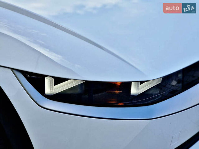 Белый Хендай Ioniq 5, объемом двигателя 0 л и пробегом 22 тыс. км за 25900 $, фото 21 на Automoto.ua