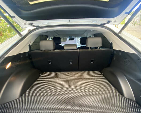 Белый Хендай Ioniq 5, объемом двигателя 0 л и пробегом 33 тыс. км за 33999 $, фото 33 на Automoto.ua