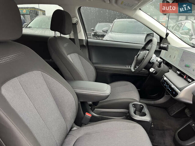 Белый Хендай Ioniq 5, объемом двигателя 0 л и пробегом 3 тыс. км за 26750 $, фото 21 на Automoto.ua