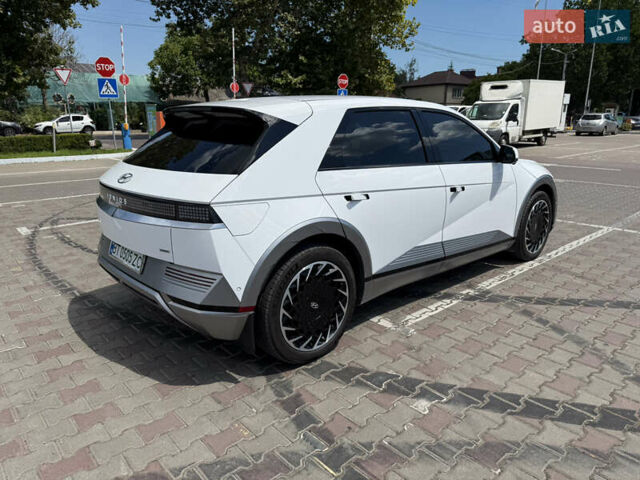 Белый Хендай Ioniq 5, объемом двигателя 0 л и пробегом 28 тыс. км за 33500 $, фото 4 на Automoto.ua