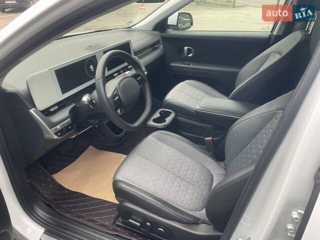 Белый Хендай Ioniq 5, объемом двигателя 0 л и пробегом 30 тыс. км за 29900 $, фото 9 на Automoto.ua