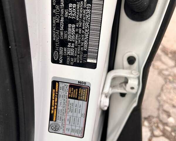 Белый Хендай Ioniq 5, объемом двигателя 0 л и пробегом 54 тыс. км за 18900 $, фото 13 на Automoto.ua