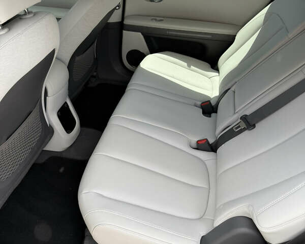 Белый Хендай Ioniq 5, объемом двигателя 0 л и пробегом 28 тыс. км за 33500 $, фото 11 на Automoto.ua