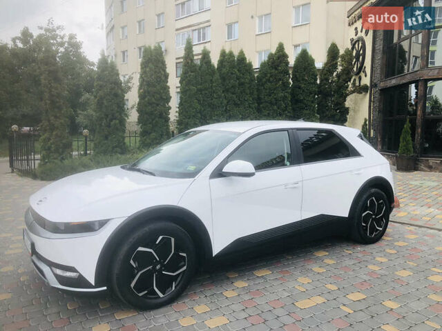 Белый Хендай Ioniq 5, объемом двигателя 0 л и пробегом 30 тыс. км за 26700 $, фото 17 на Automoto.ua