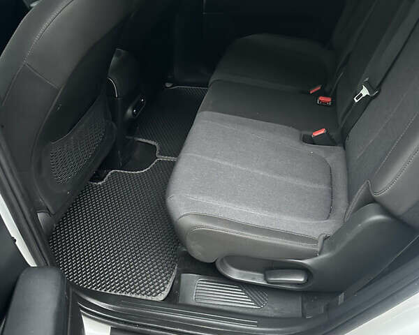 Белый Хендай Ioniq 5, объемом двигателя 0 л и пробегом 84 тыс. км за 23200 $, фото 19 на Automoto.ua