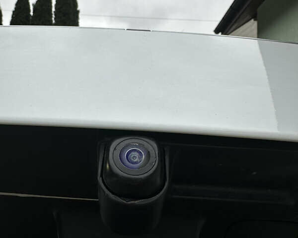 Белый Хендай Ioniq 5, объемом двигателя 0 л и пробегом 84 тыс. км за 23200 $, фото 22 на Automoto.ua