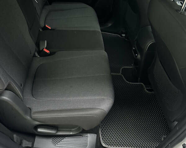 Белый Хендай Ioniq 5, объемом двигателя 0 л и пробегом 84 тыс. км за 23200 $, фото 12 на Automoto.ua