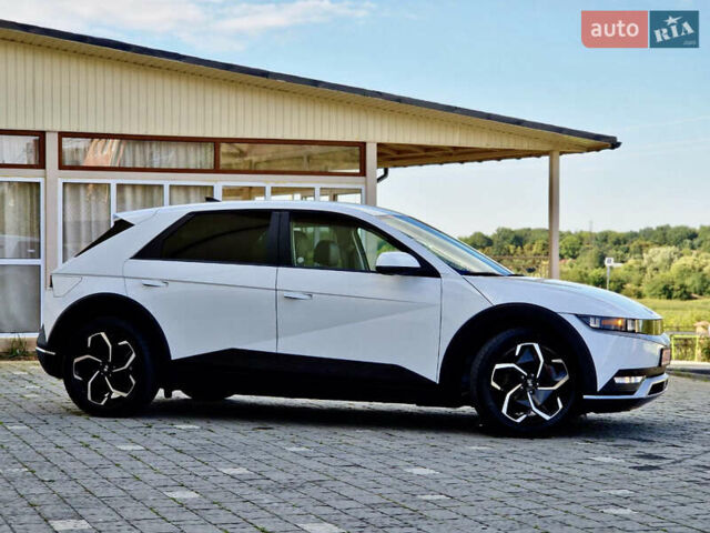 Белый Хендай Ioniq 5, объемом двигателя 0 л и пробегом 22 тыс. км за 25900 $, фото 31 на Automoto.ua