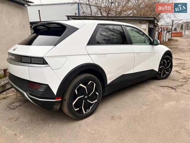 Белый Хендай Ioniq 5, объемом двигателя 0 л и пробегом 54 тыс. км за 18900 $, фото 5 на Automoto.ua