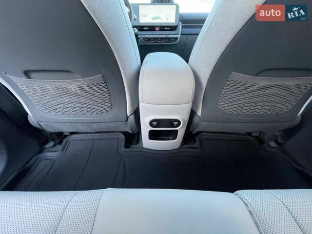 Белый Хендай Ioniq 5, объемом двигателя 0 л и пробегом 35 тыс. км за 23400 $, фото 12 на Automoto.ua