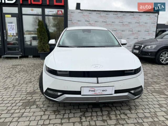 Белый Хендай Ioniq 5, объемом двигателя 0 л и пробегом 3 тыс. км за 26750 $, фото 1 на Automoto.ua