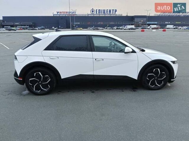 Белый Хендай Ioniq 5, объемом двигателя 0 л и пробегом 10 тыс. км за 27000 $, фото 5 на Automoto.ua